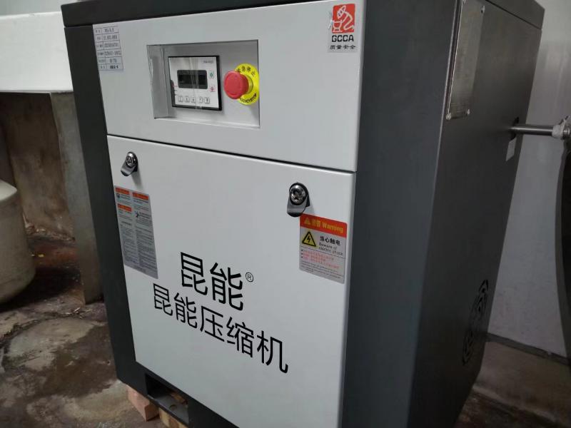 怎么快速鑒別成都空壓機(jī)潤(rùn)滑油是否需要更換？ 